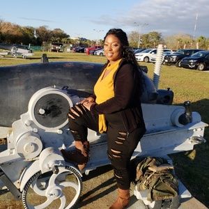 Meet your Posher, Regina